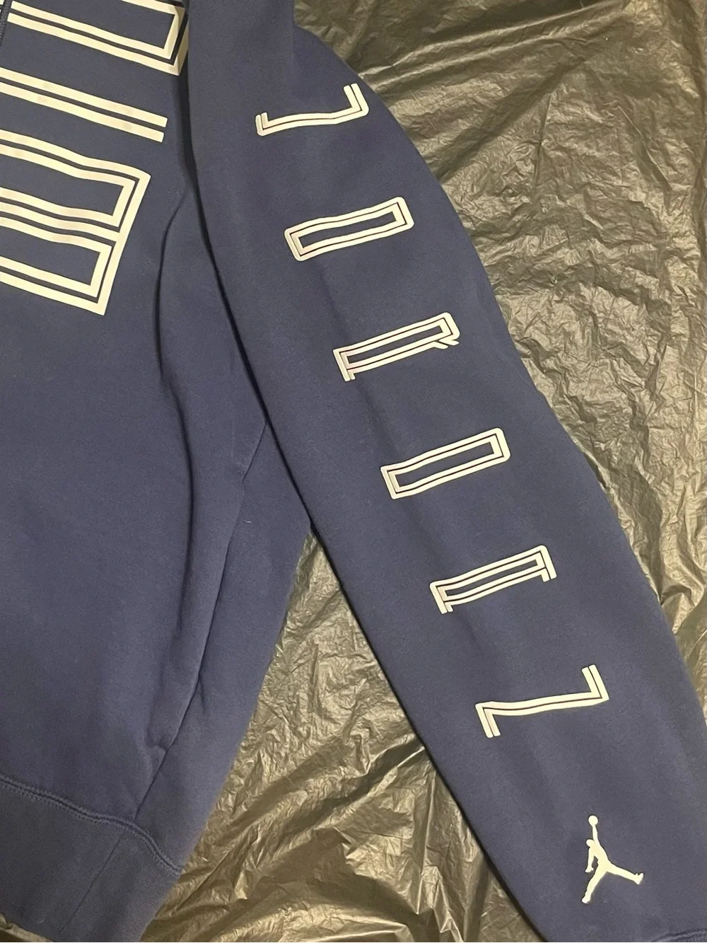 Jordan 23 Navy Blue Pullover Hoodie Men’s XL Basketball Graphic Sleeve Logo